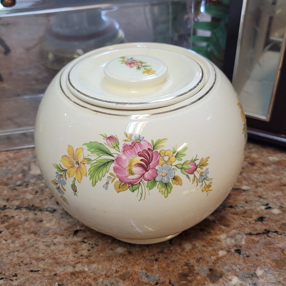 Homer Laughlin Kitchen Kraft Spring Wreath Ball Cookie Jar with Lid